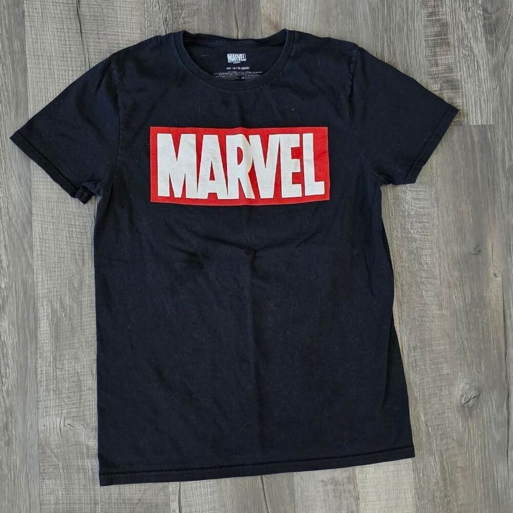 Marvel Women's Medium 100% Cotton Graphic T-Shirt, Black in Color.
